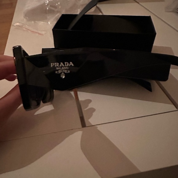 prada sunglasses - Picture 1 of 2